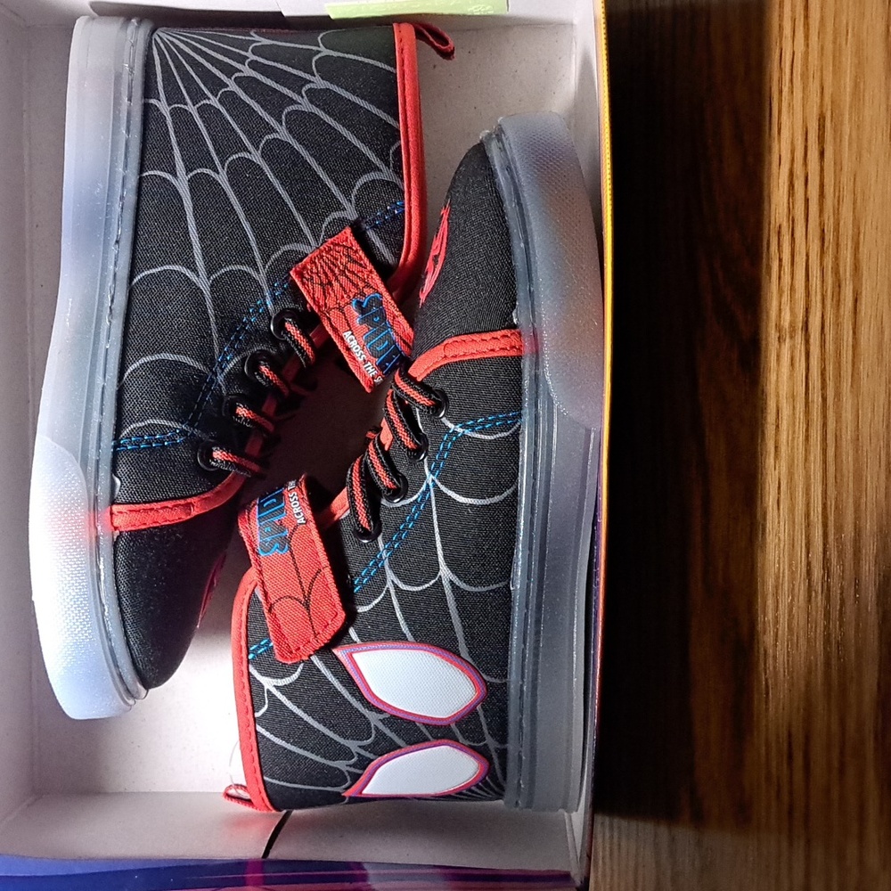 Spiderman Light up Sneakers Size 12